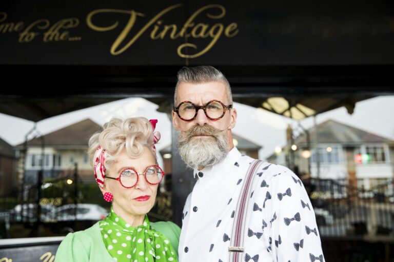 Vintage i nowoczesność – jak łączyć style według najnowszych trendów?